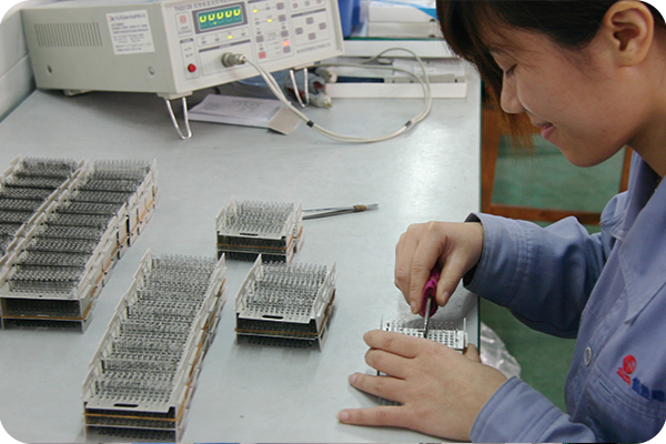 automatic paper towel dispenser